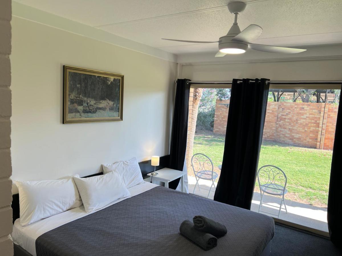 Jumbuck Motor Inn - Pool - Pet Friendly Section - King Beds Longreach Esterno foto