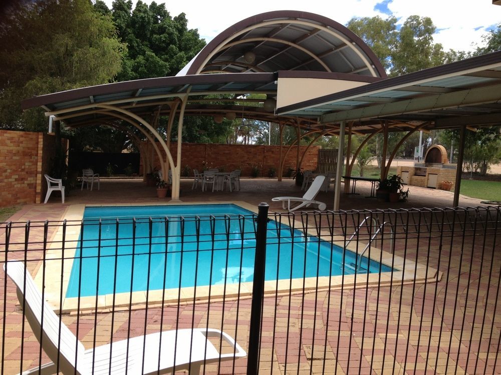 Jumbuck Motor Inn - Pool - Pet Friendly Section - King Beds Longreach Esterno foto