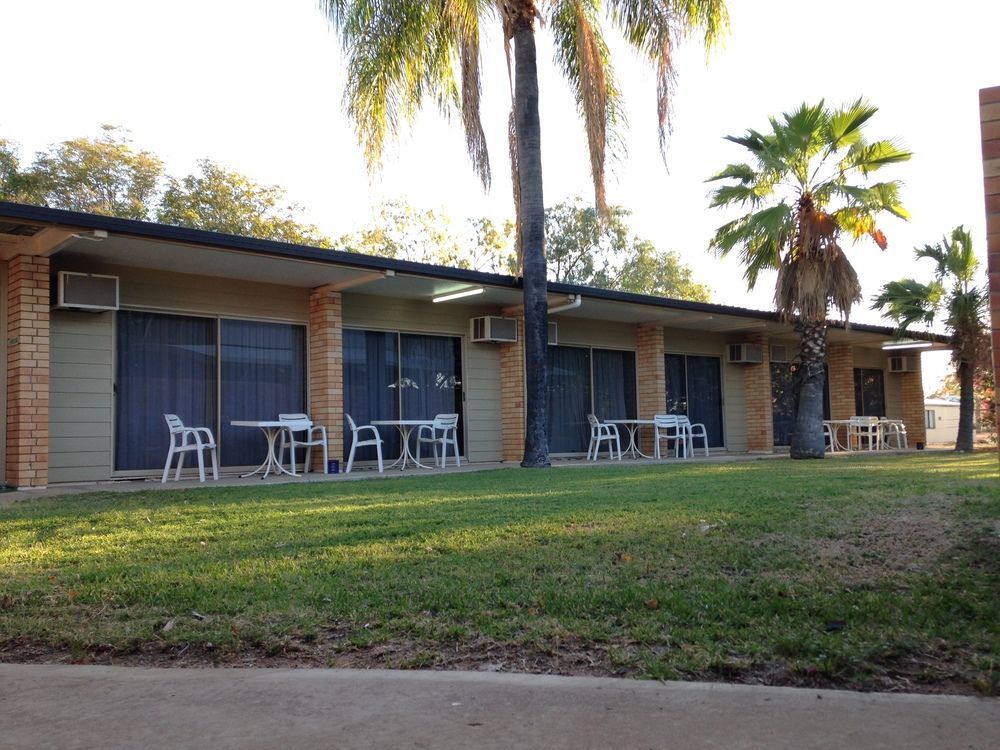 Jumbuck Motor Inn - Pool - Pet Friendly Section - King Beds Longreach Esterno foto